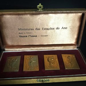 Conjunto de 4 mini-medalhas as “4 estações do Ano”