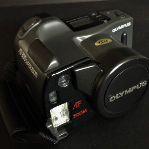 Máquina Fotográfica OLYMPUS AZ-300