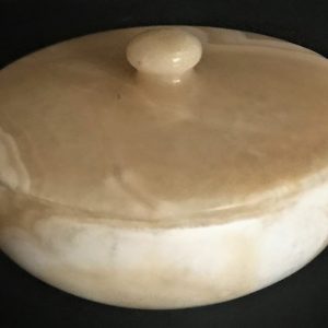 Caixa redonda com tampa em alabastro