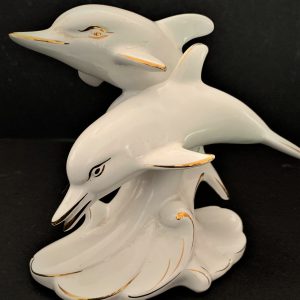 Grupo escultorico em porcelana “Golfinhos” – Marcada